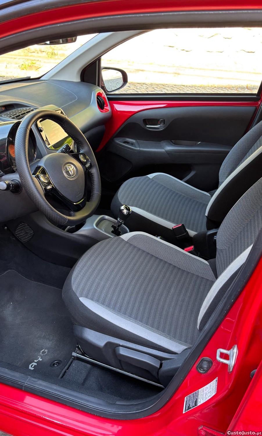 Toyota Aygo X 1.0 VVT-iAutomático — fotografia 5
