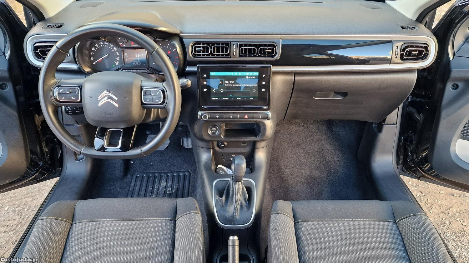 Citroën C3 1.2 PureTech Shine EAT6 — fotografia 16