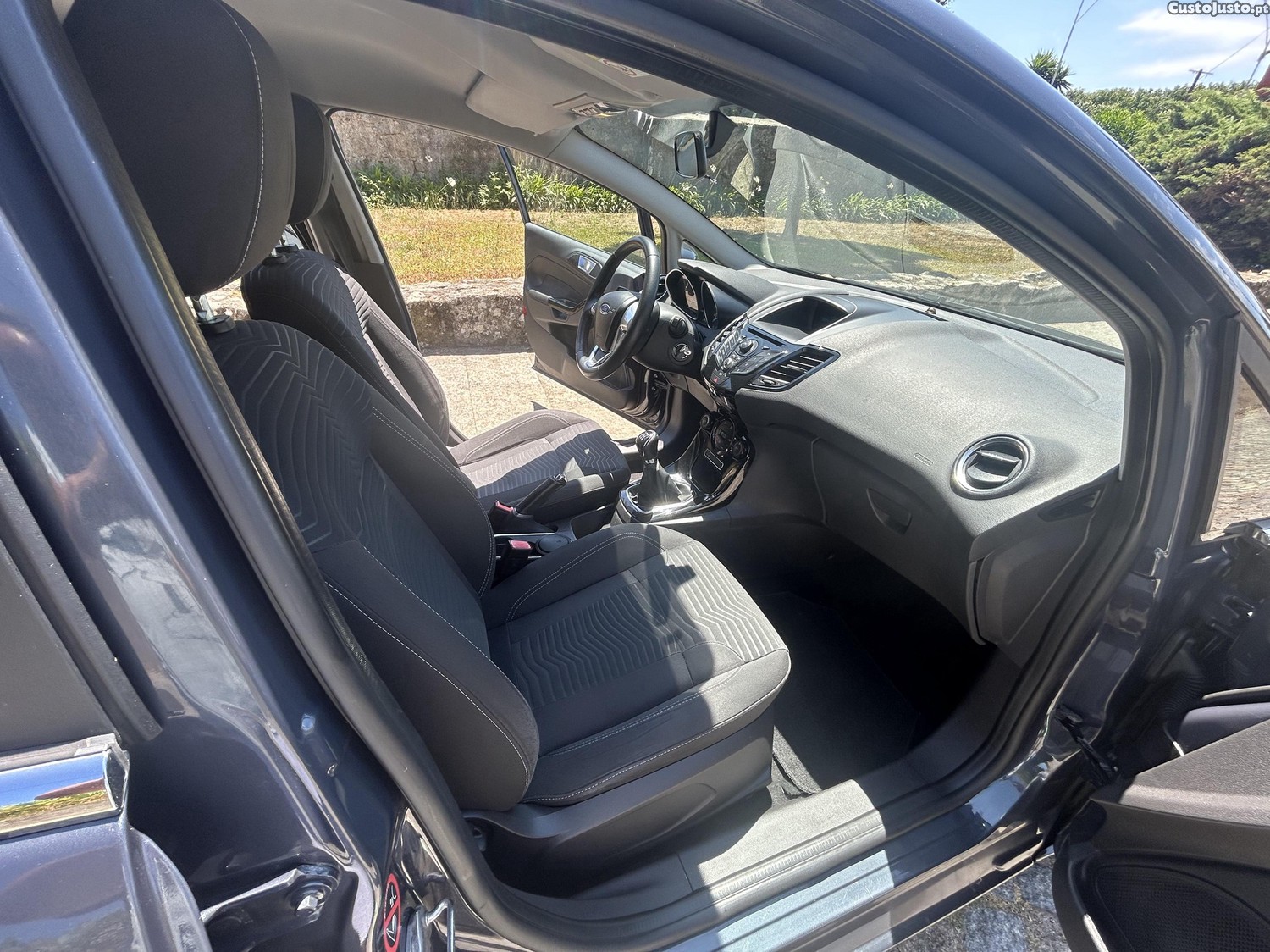 Ford Fiesta 1.0 TI-VCT Titanium — fotografia 8