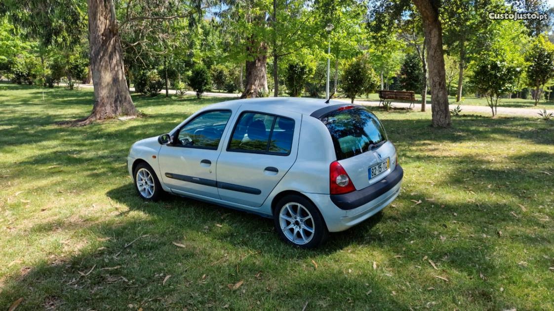 Renault Clio B 1.5 Dci 65cv Expréssion Plus 5 Lugares 5 Portas — fotografia 4