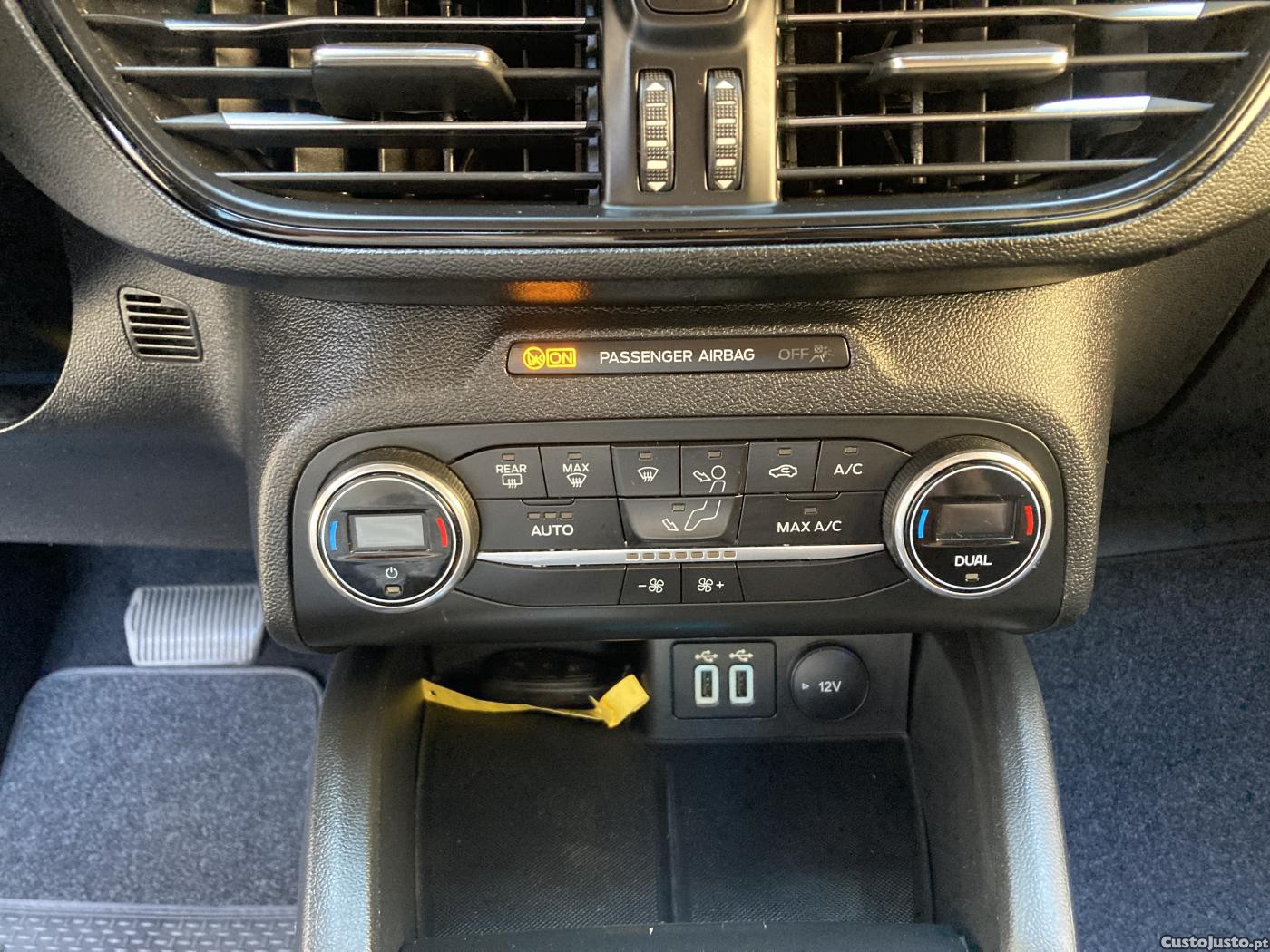 Ford Focus 1.5 TDCi EcoBlue ST- — fotografia 6