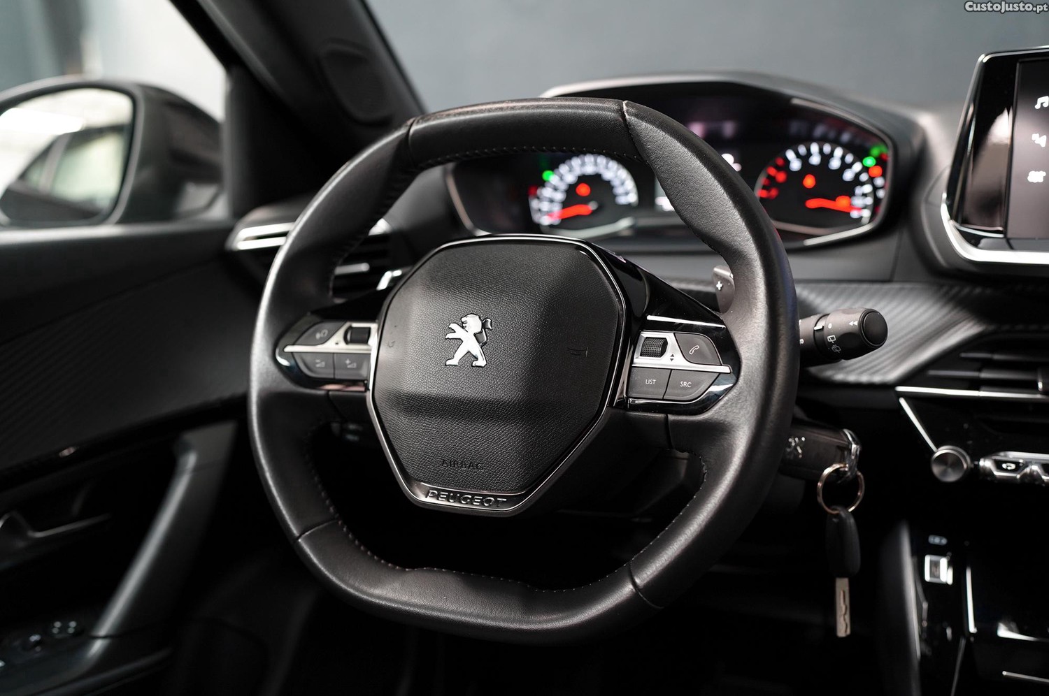 Peugeot 2008 1.2 PureTech Allure Auto. — fotografia 11