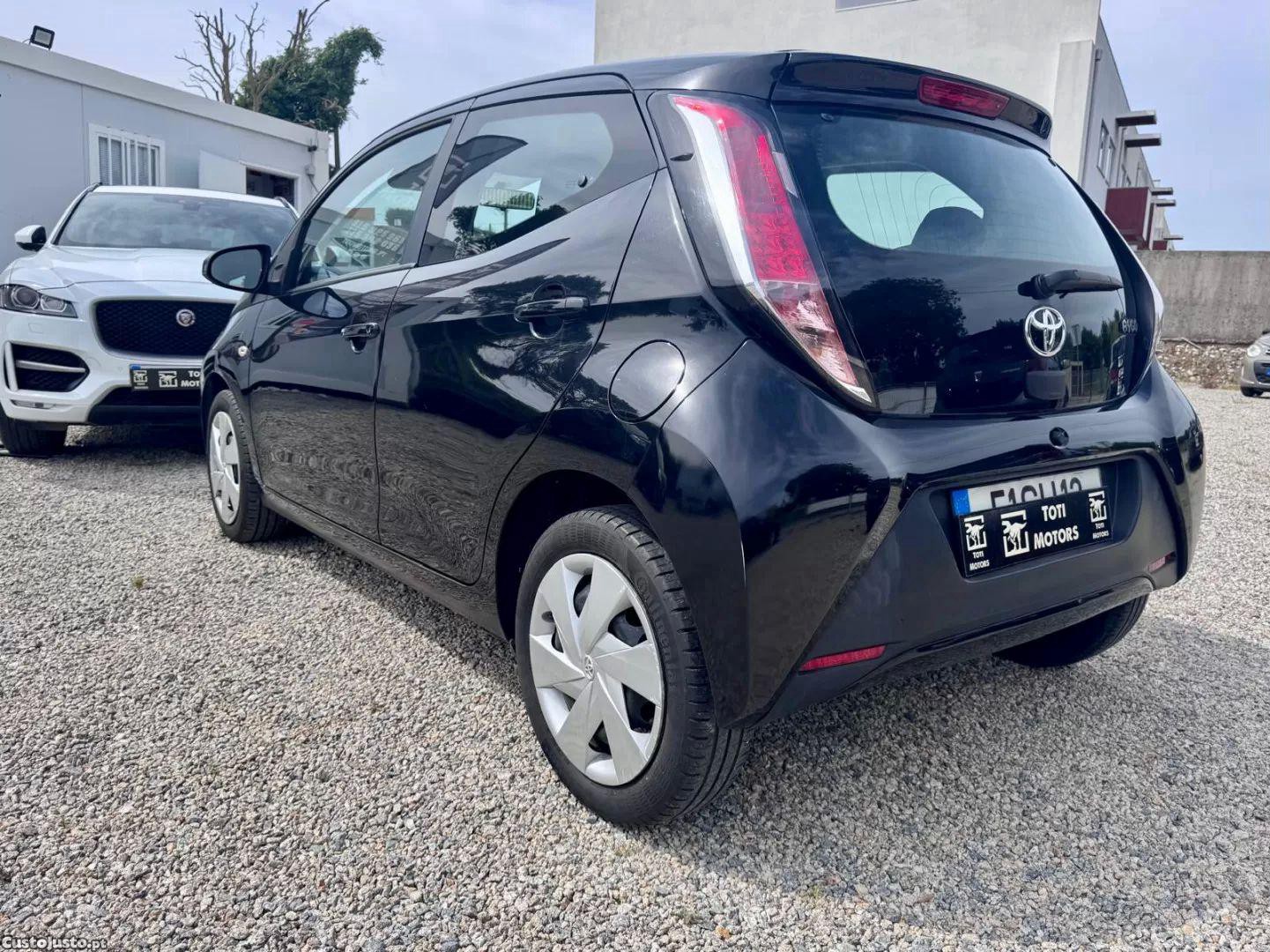 Toyota Aygo 1.0 x-clusiv — fotografia 17