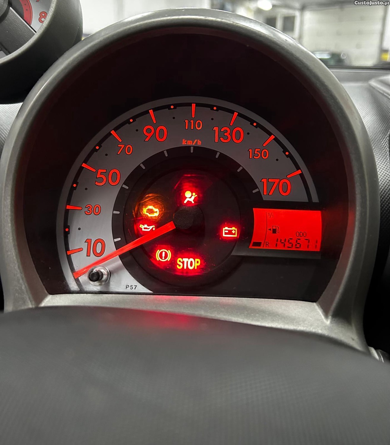 Peugeot 107 FILOU — fotografia 3