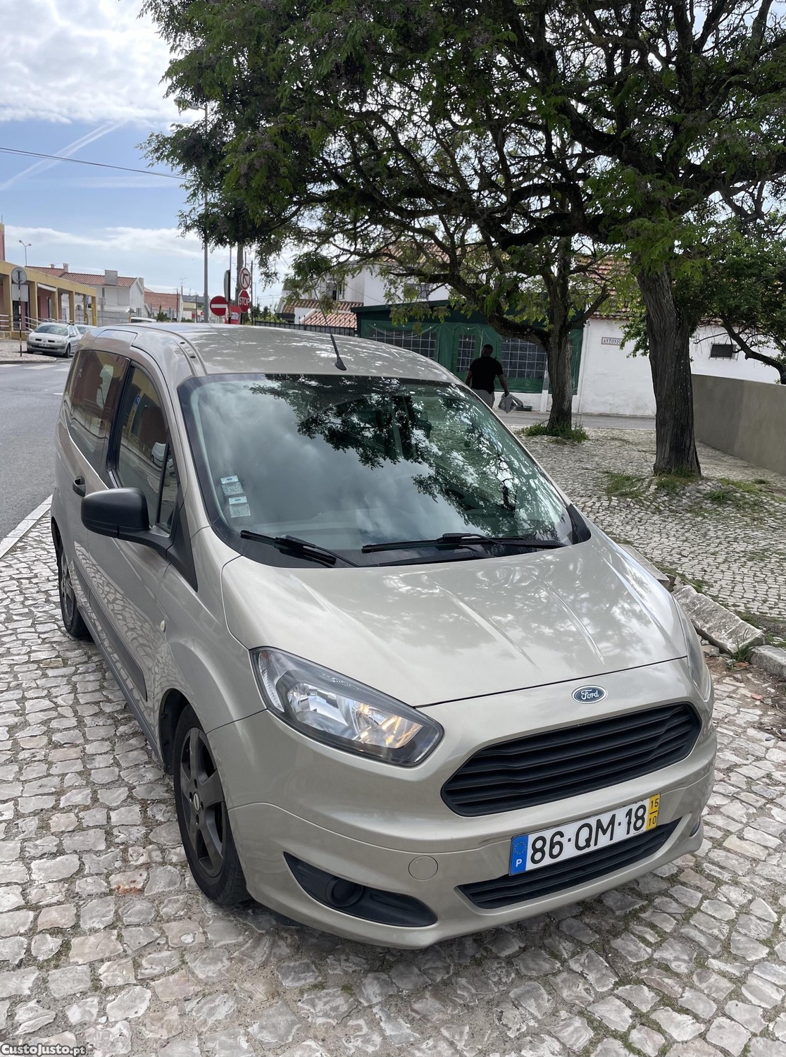 Ford Tourneo Courrier 1.5dti — fotografia 8