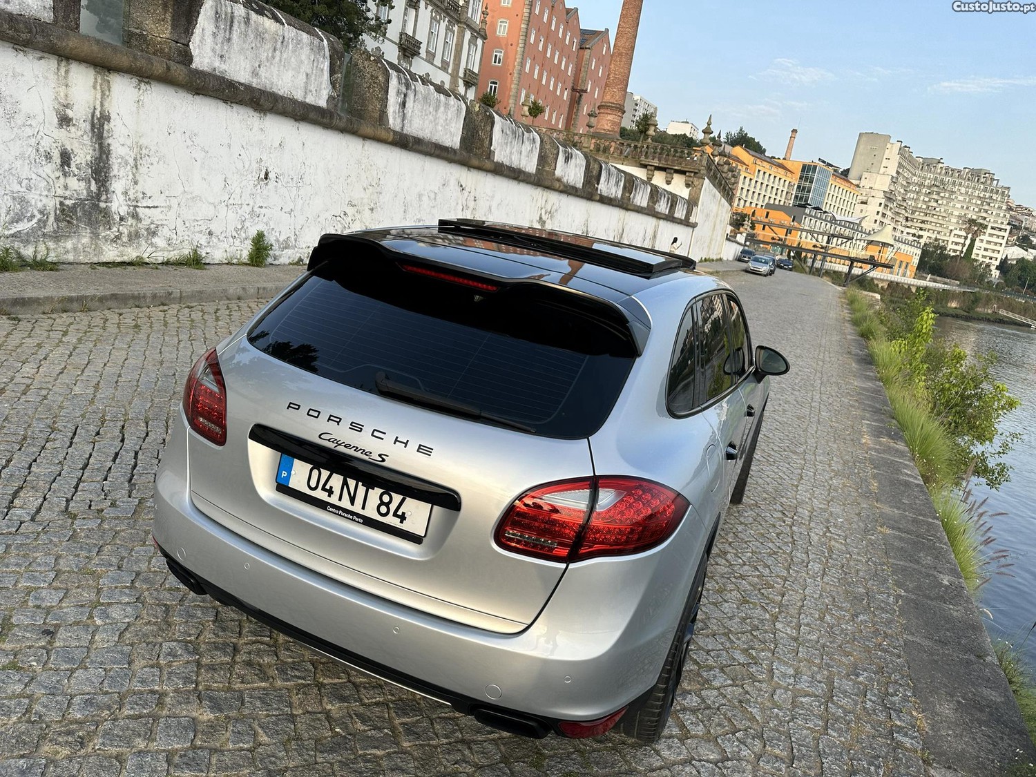 Porsche Cayenne S Hybrid — fotografia 13