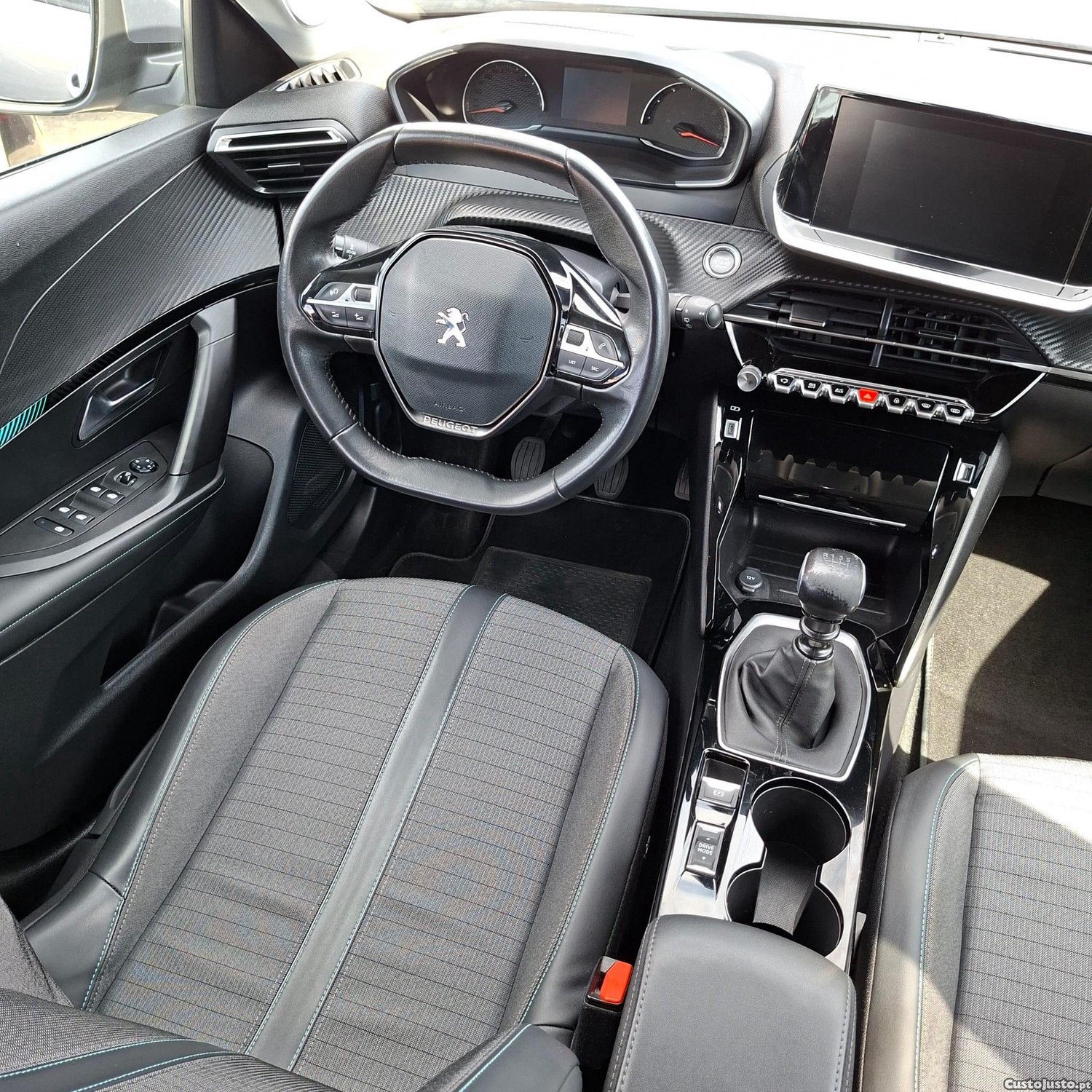 Peugeot 2008 1.5 BlueHDi Active Pack — fotografia 14