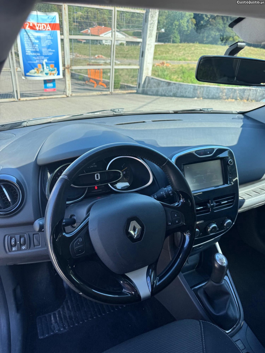 Renault Clio T e limeted — fotografia 5
