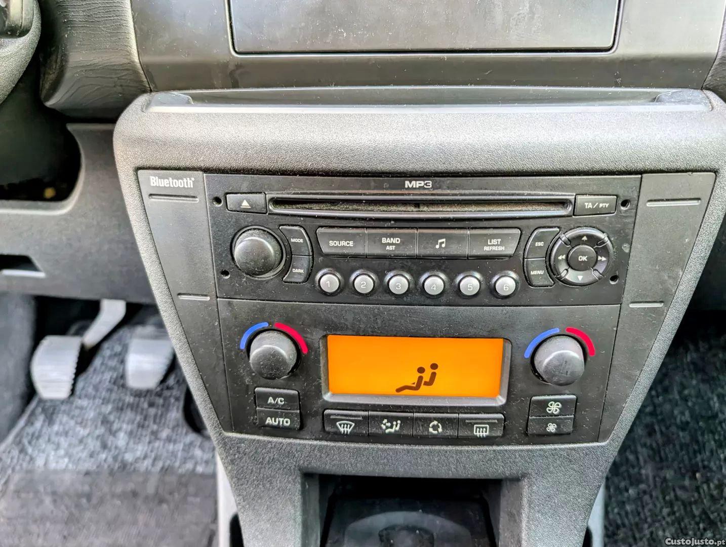 Citroën C4 1.6 hdi sx — fotografia 4