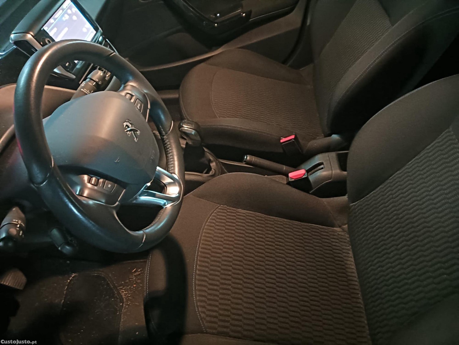 Peugeot 208 1.2 Signature — fotografia 4