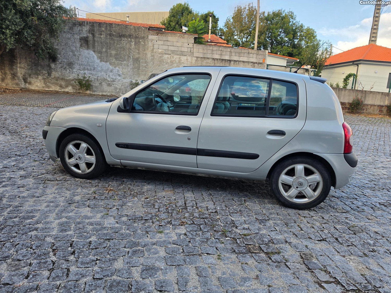 Renault Clio 1.5 Dci5 lugares — fotografia 17