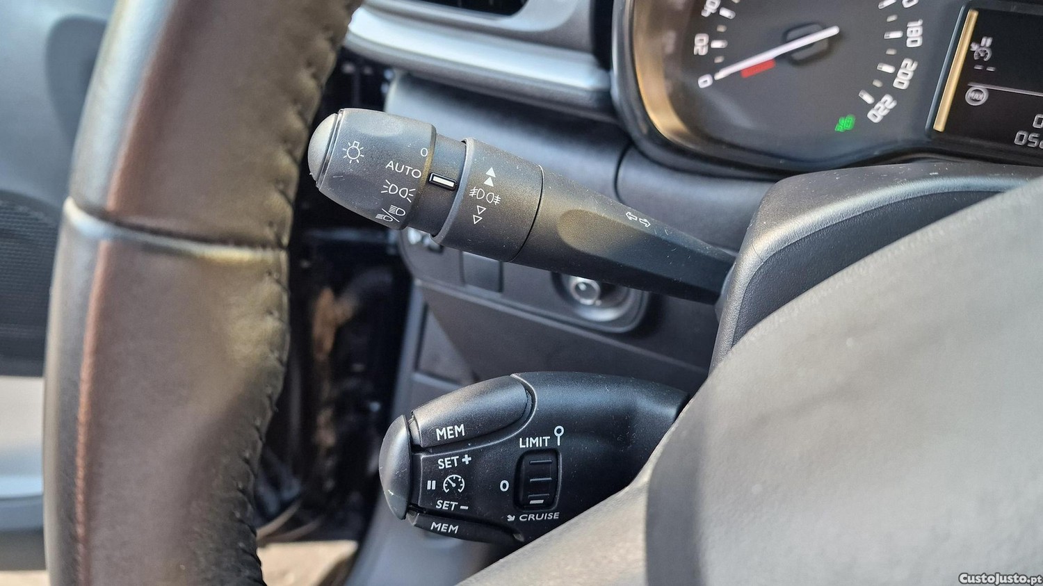 Citroën C3 1.2 PureTech Shine EAT6 — fotografia 15