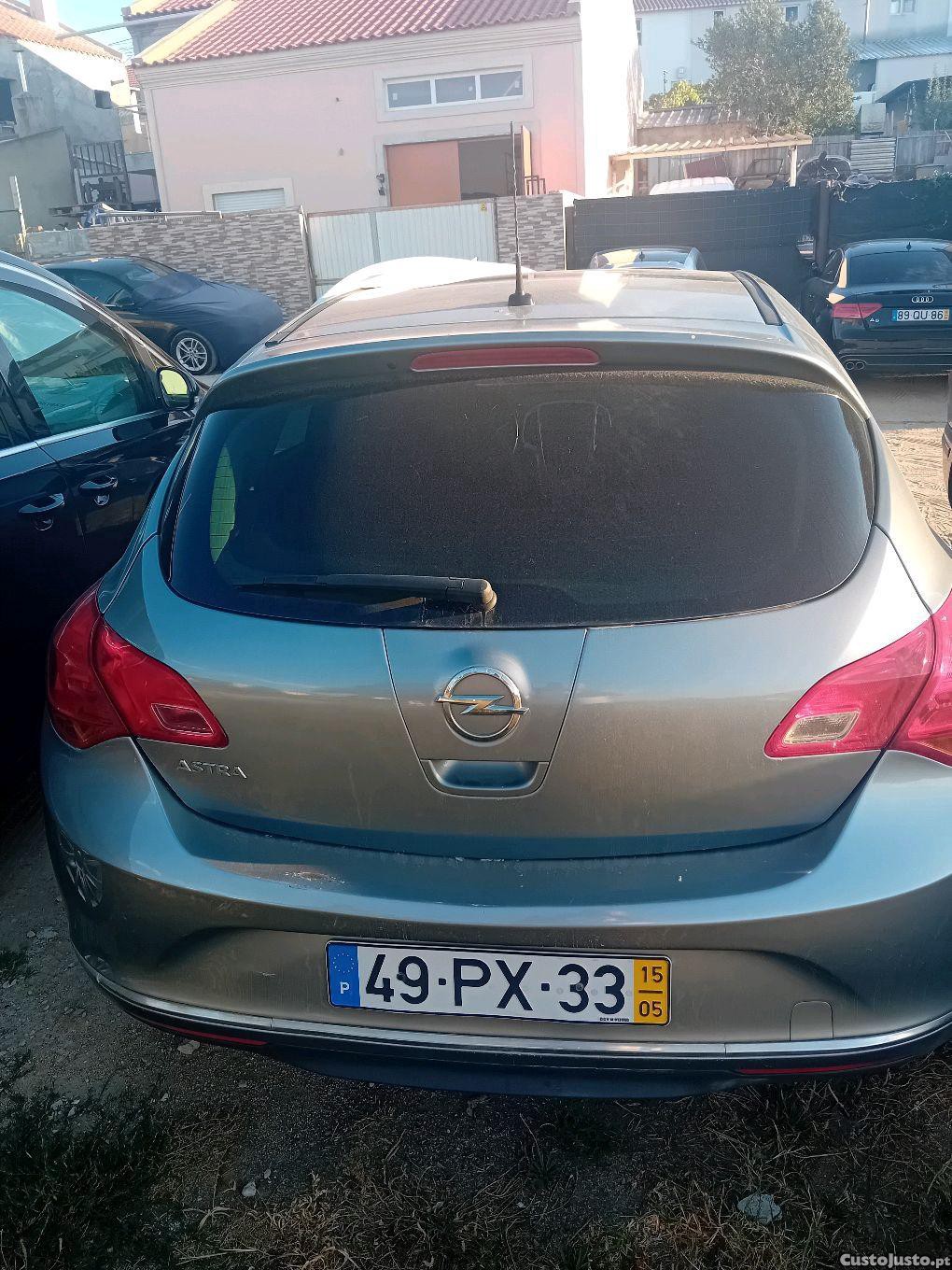 Opel Astra 1.4 gasolina — fotografia 9