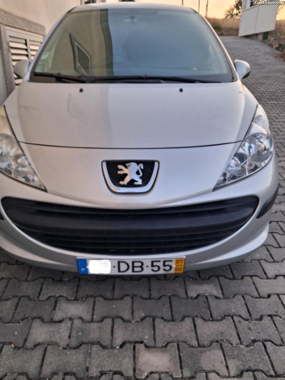 Peugeot 207 1400 hdi — fotografia 8