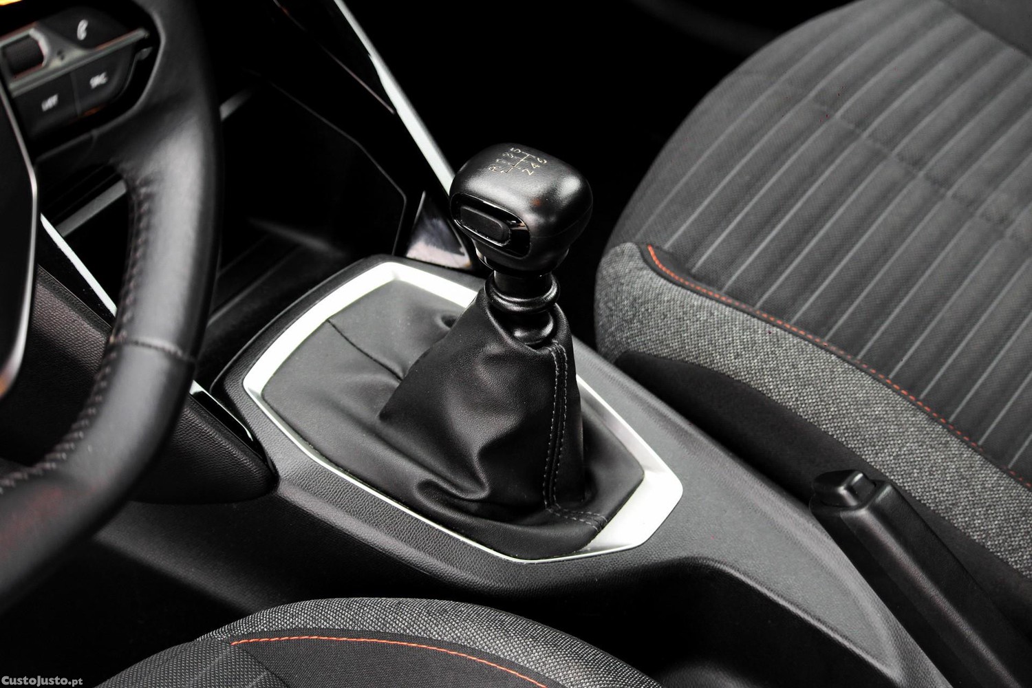 Peugeot 208 1.5 BlueHDi Active — fotografia 19