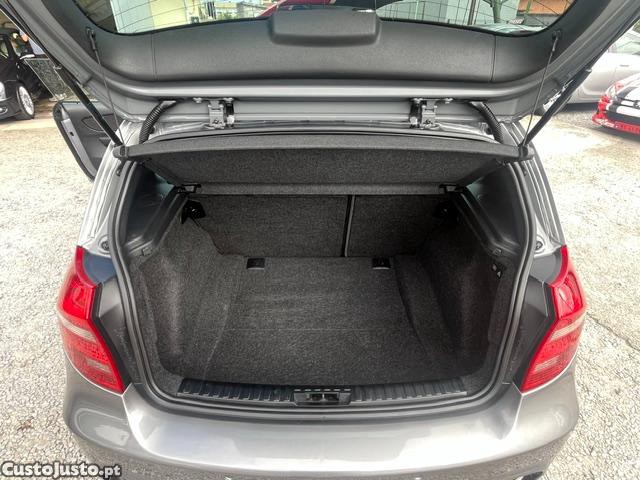 BMW 118 D PACK-M — fotografia 2
