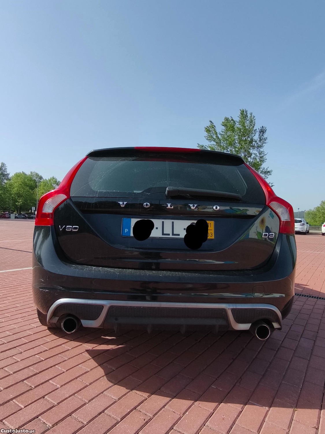 Volvo V60 R design 2.0 D3, motor5 cilindros — fotografia 11