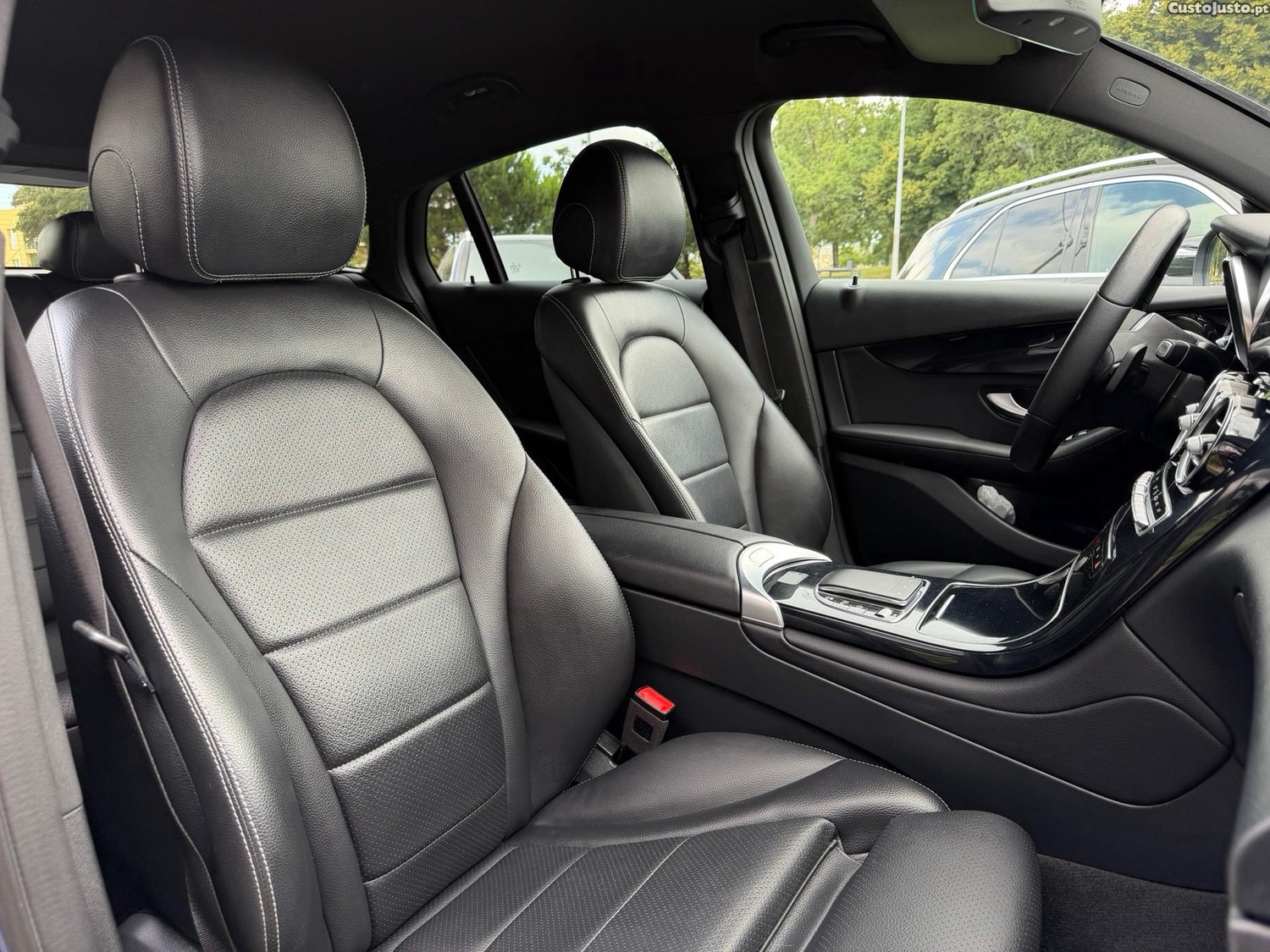 Mercedes-Benz GLC 300 de Coupé 4Matic — fotografia 14
