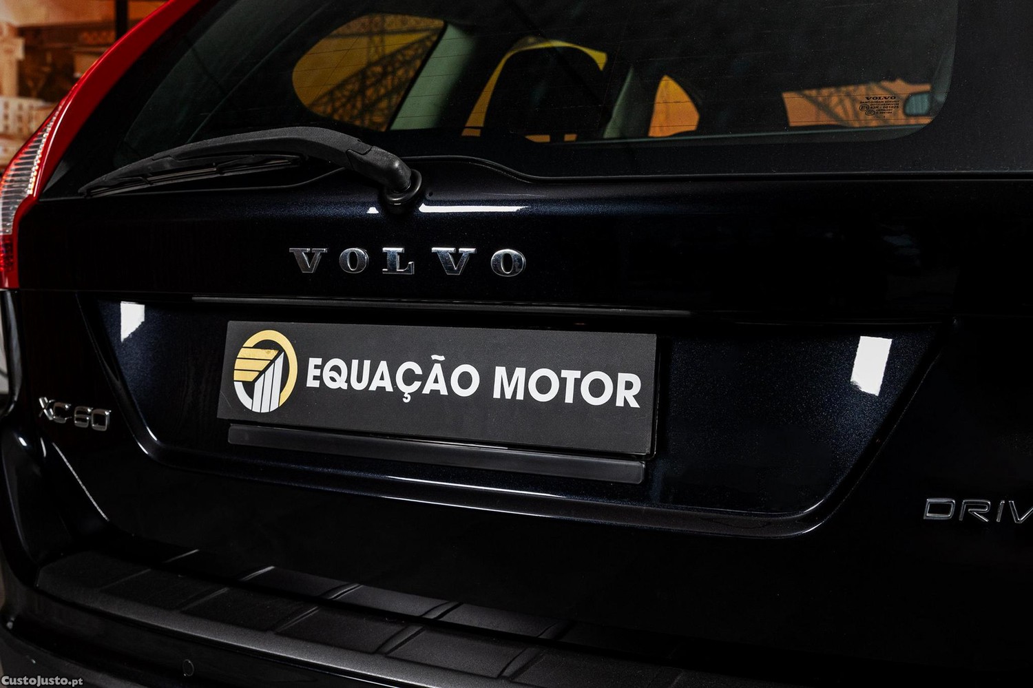 Volvo XC 60 2.0 D3 Drive R-Design — fotografia 17