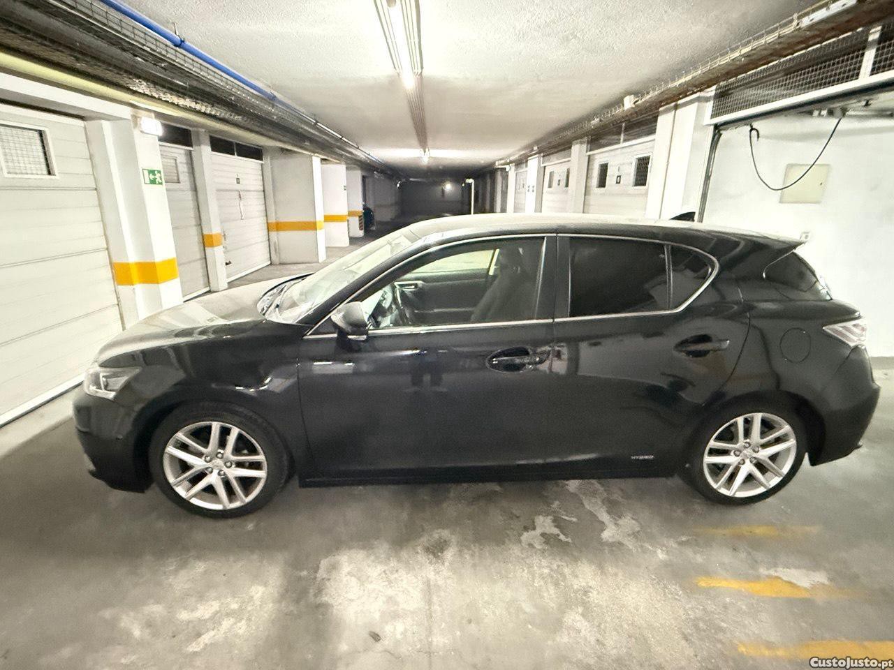 Lexus CT 200H — fotografia 4