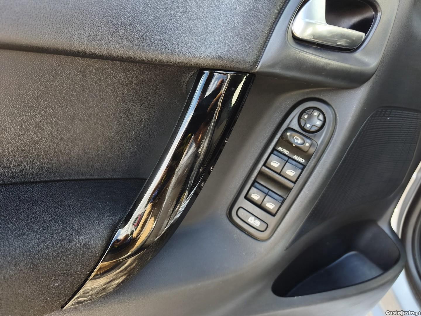 Citroën C3 1.2 VTi Exclusive — fotografia 19