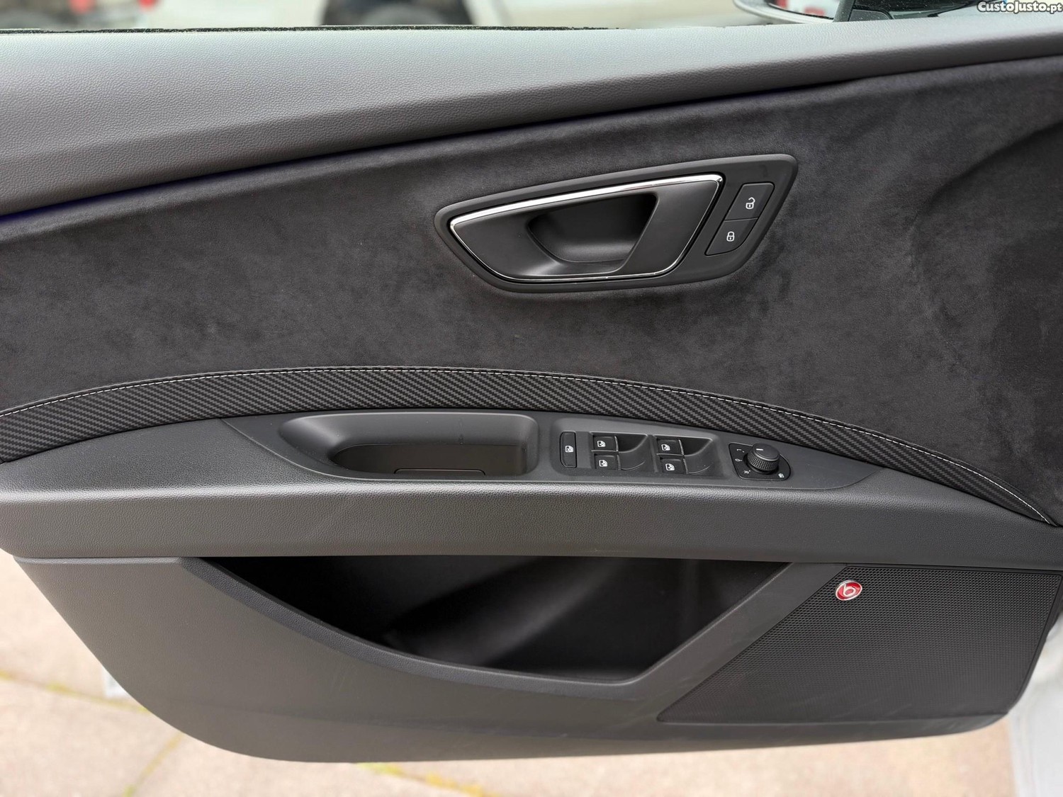 SEAT Leon 2.0 TSI Cupra 4Drive DSG S/S — fotografia 16