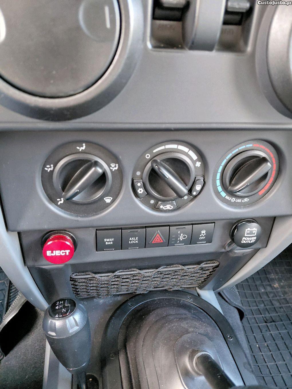 Jeep Wrangler 2.8 CRD 177 CV - 10 — photo 3