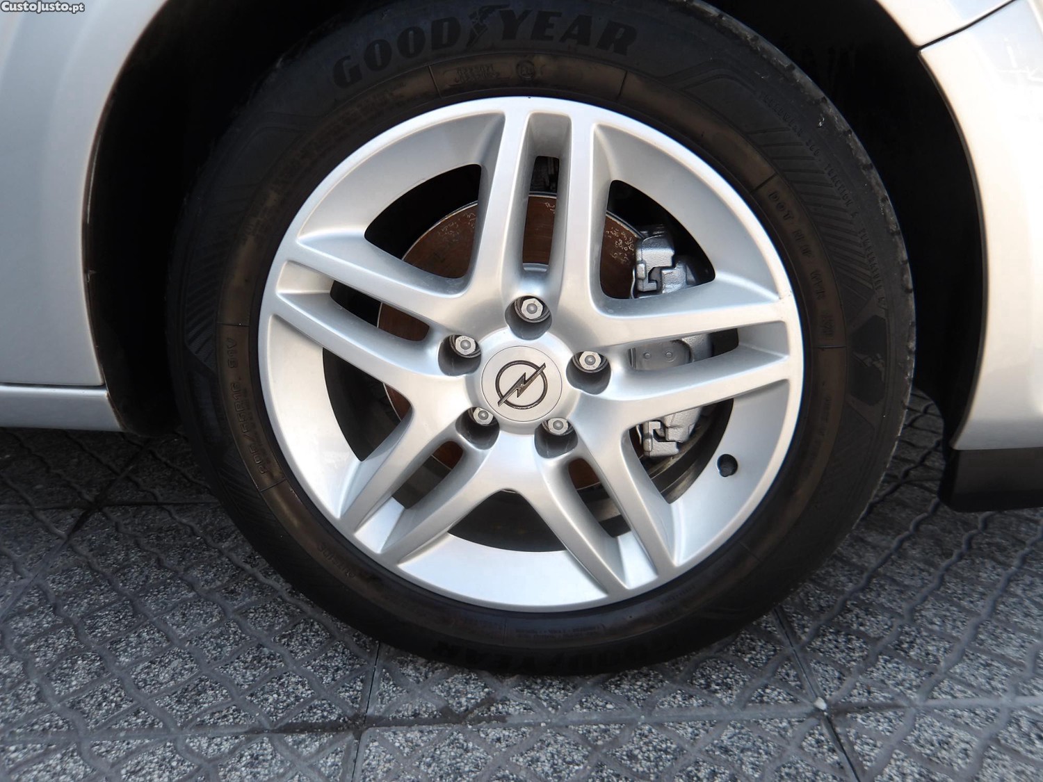 Opel Astra Gtc — fotografia 5