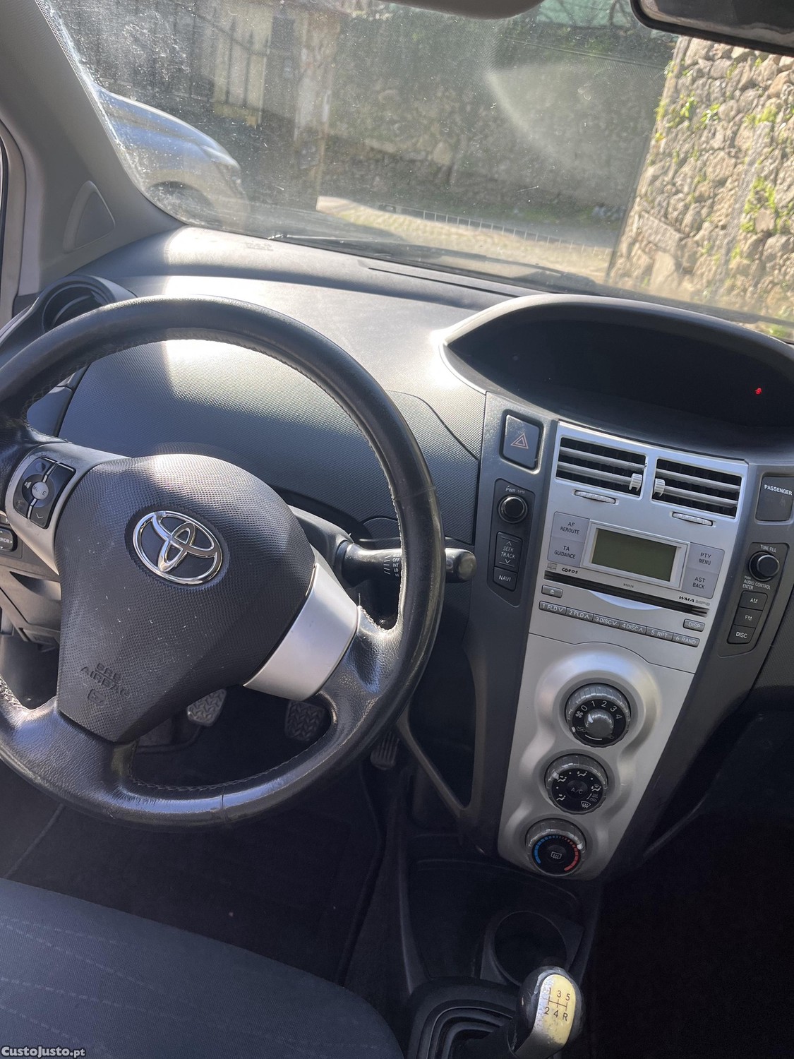 Toyota Yaris 1.0 — fotografia 6