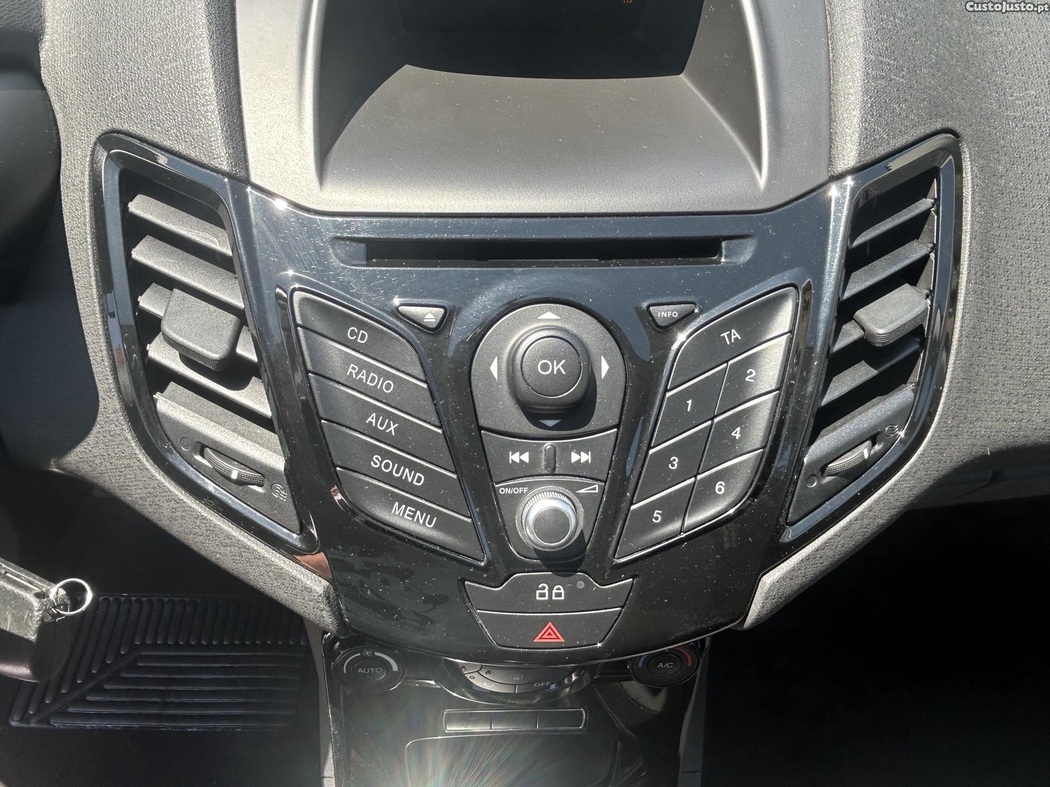 Ford Fiesta 1.0 TI-VCT Titanium — fotografia 4