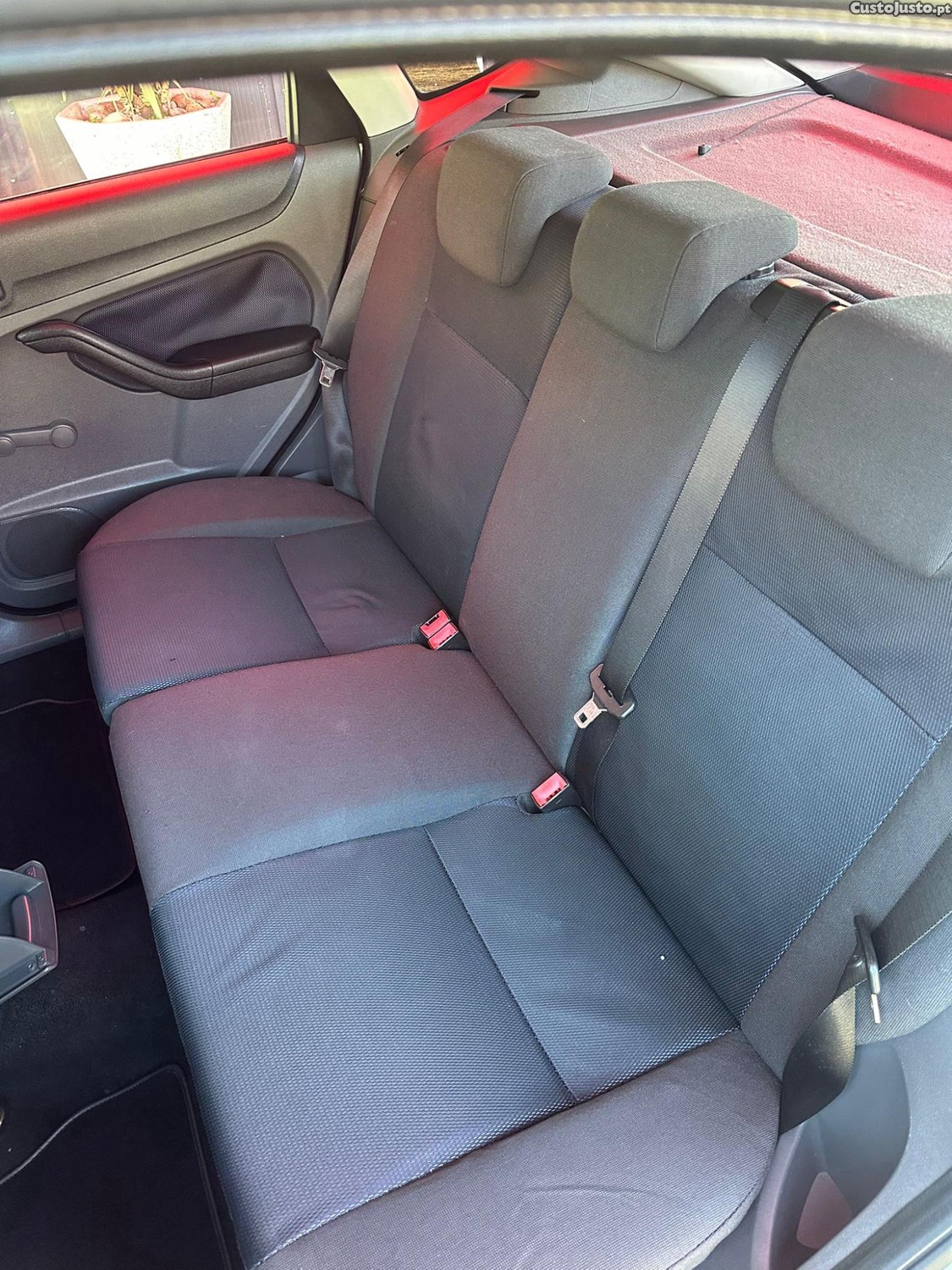 Ford Focus 1.6 TDCI — fotografia 4