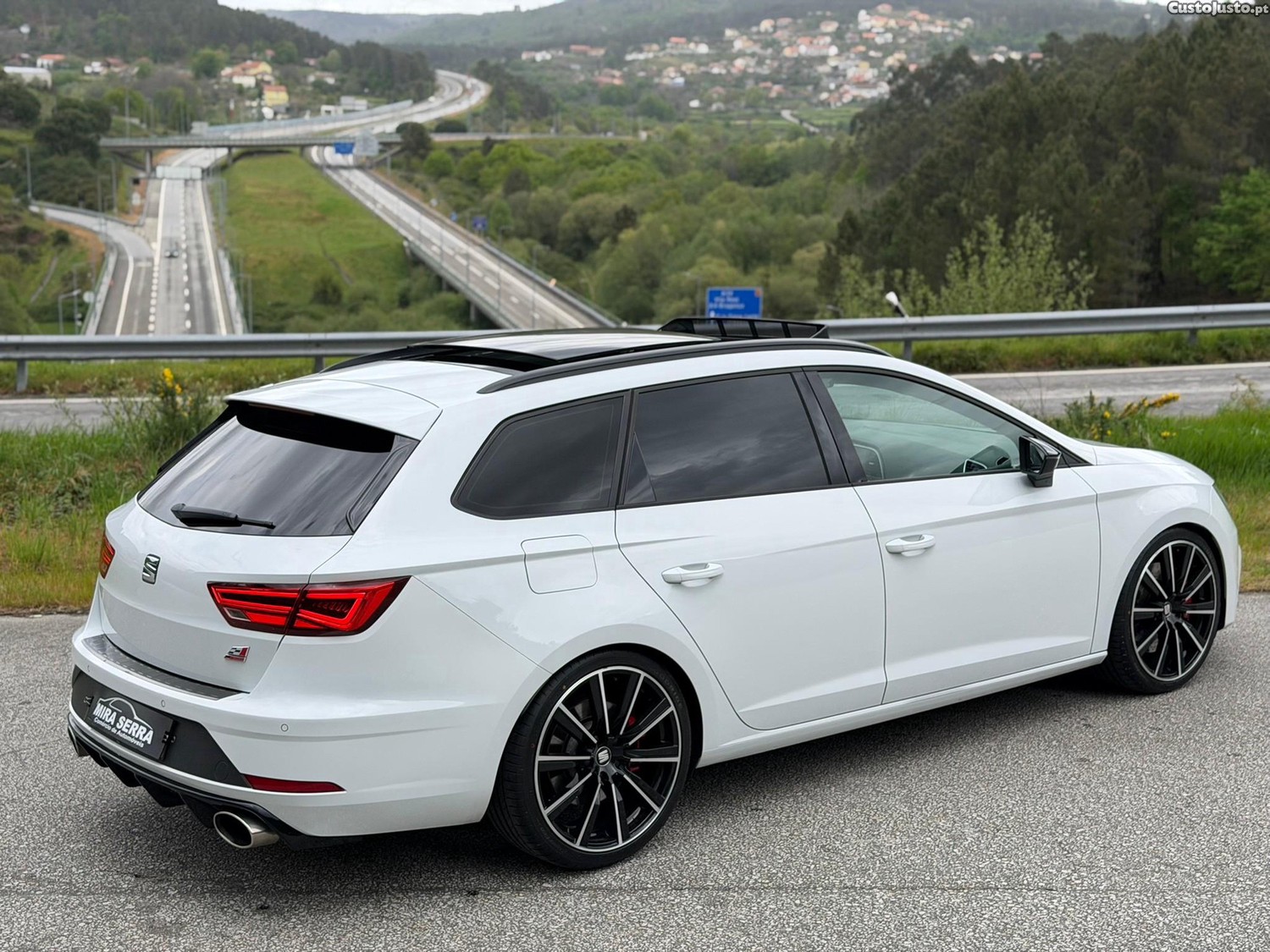 SEAT Leon 2.0 TSI Cupra 4Drive DSG S/S — fotografia 27