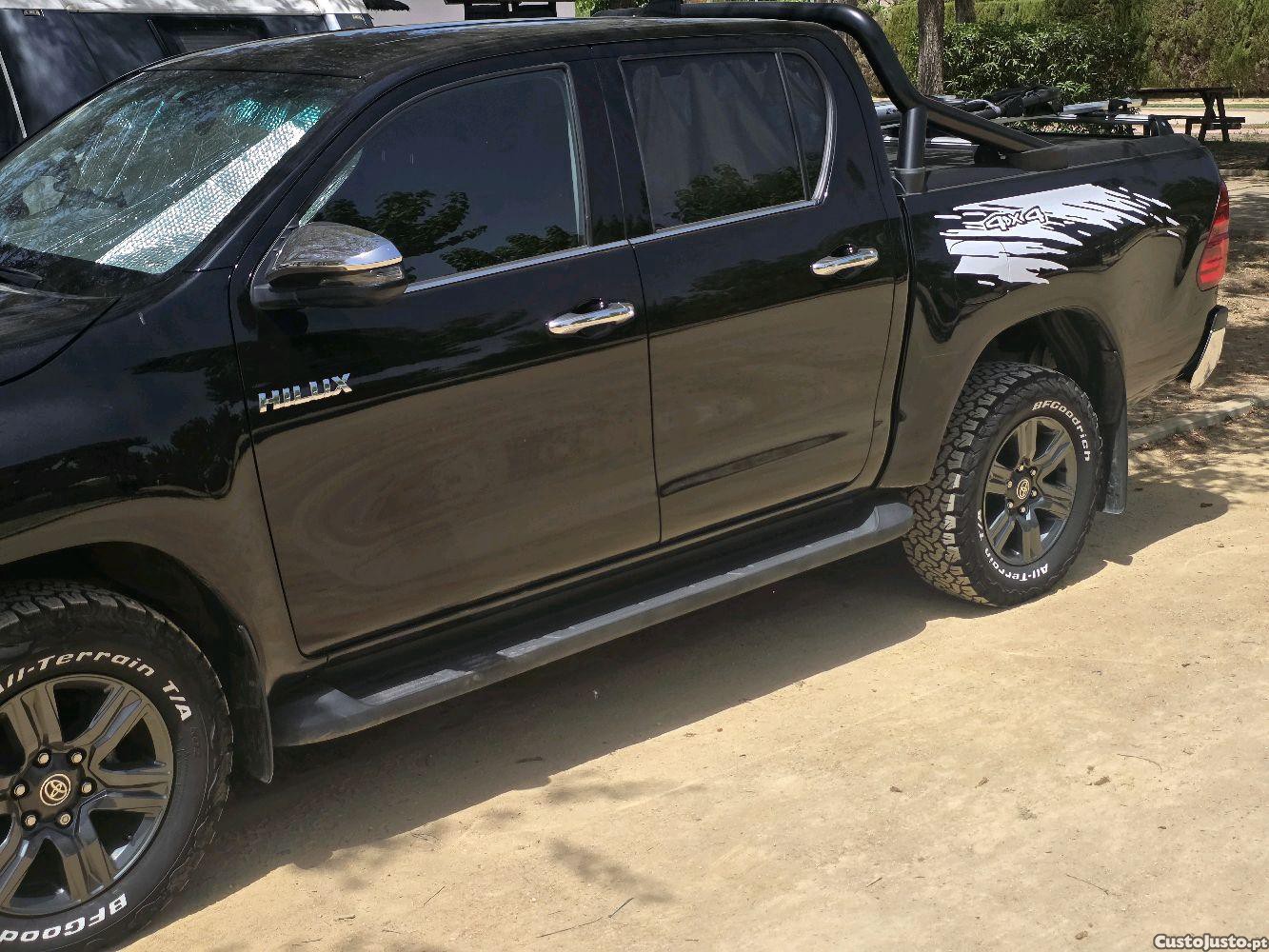 Toyota Hilux tracker — fotografia 3