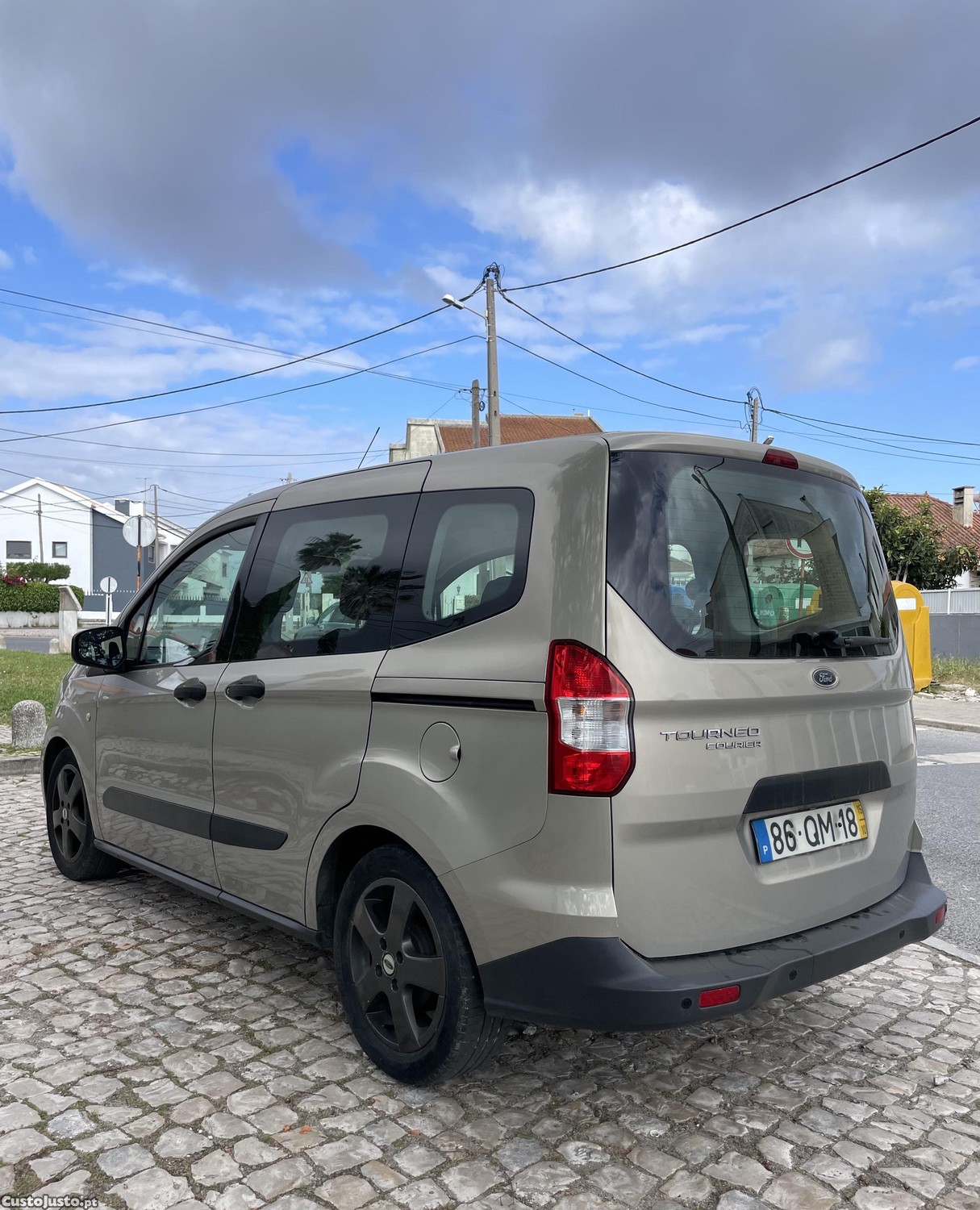 Ford Tourneo Courrier 1.5dti — fotografia 3
