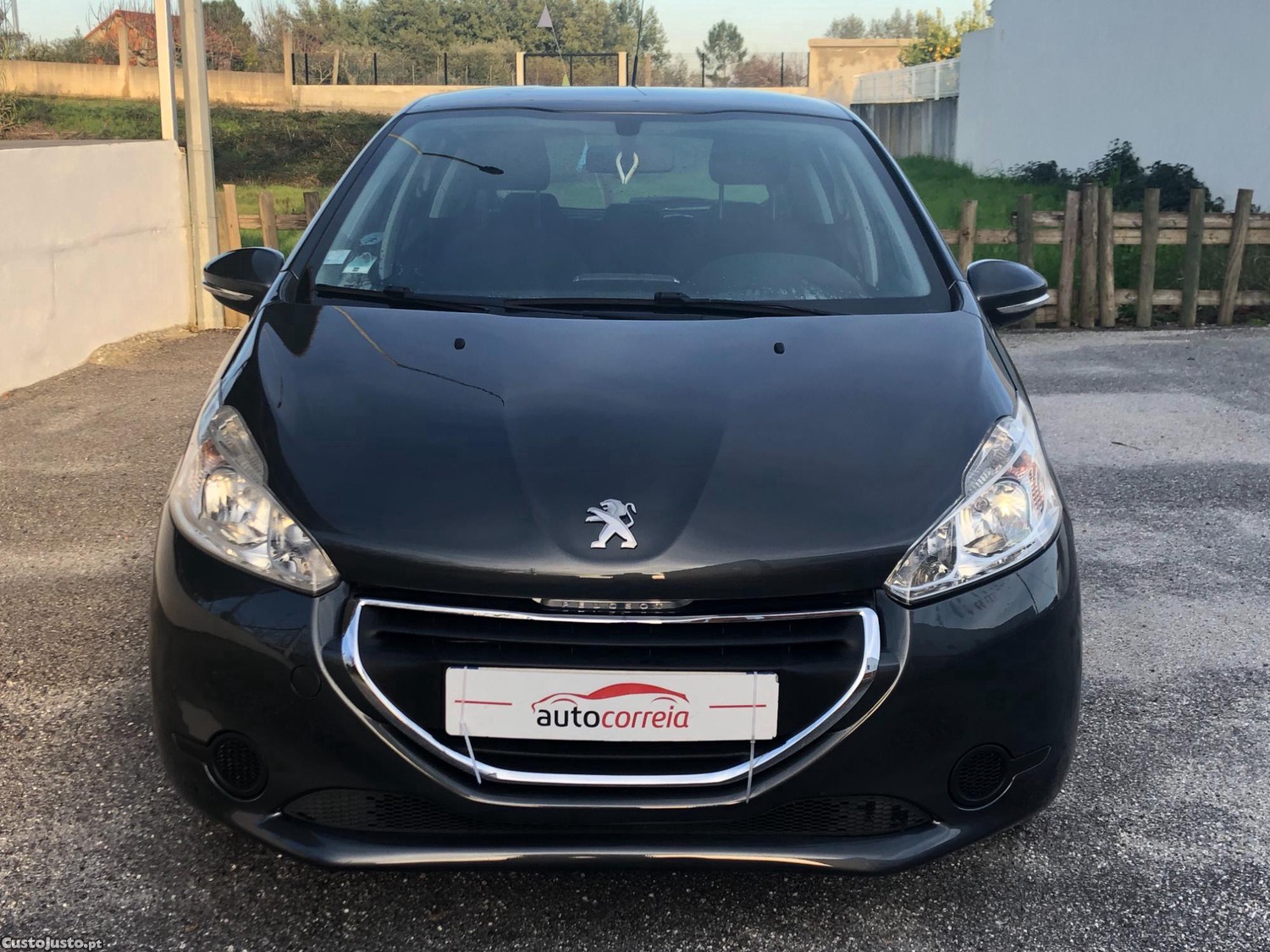 Peugeot 208 1.2i 2015 — fotografia 6