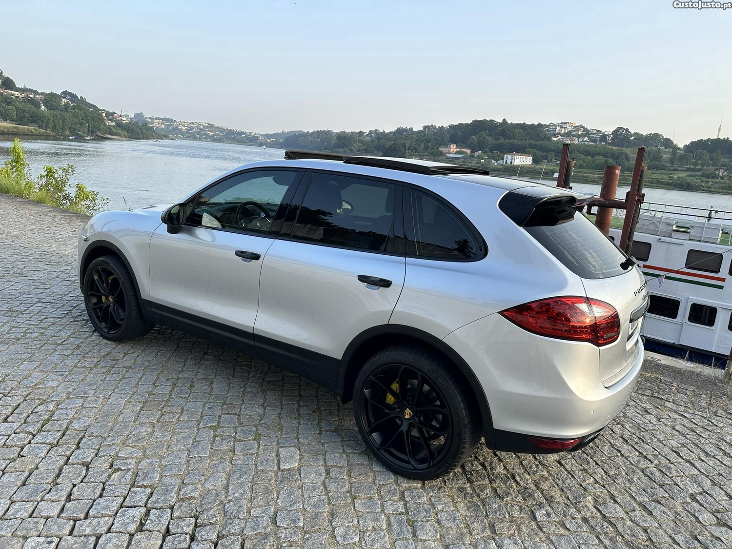 Porsche Cayenne S Hybrid — fotografia 17