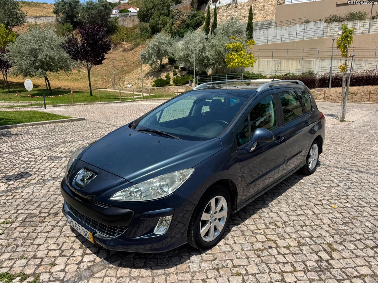 Peugeot 308 1.6 HDI 7 LUGARES — fotografia 6