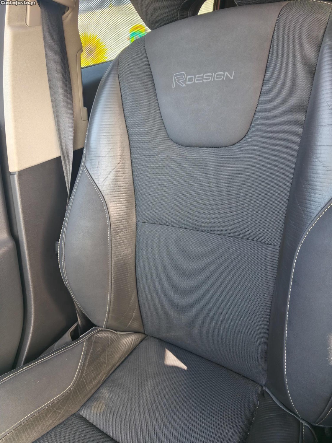 Volvo V60 R design 2.0 D3, motor5 cilindros — fotografia 7