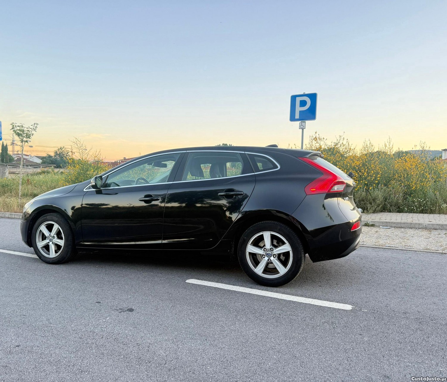 Volvo V40 1.6 D2 Eco Momentum — fotografia 4