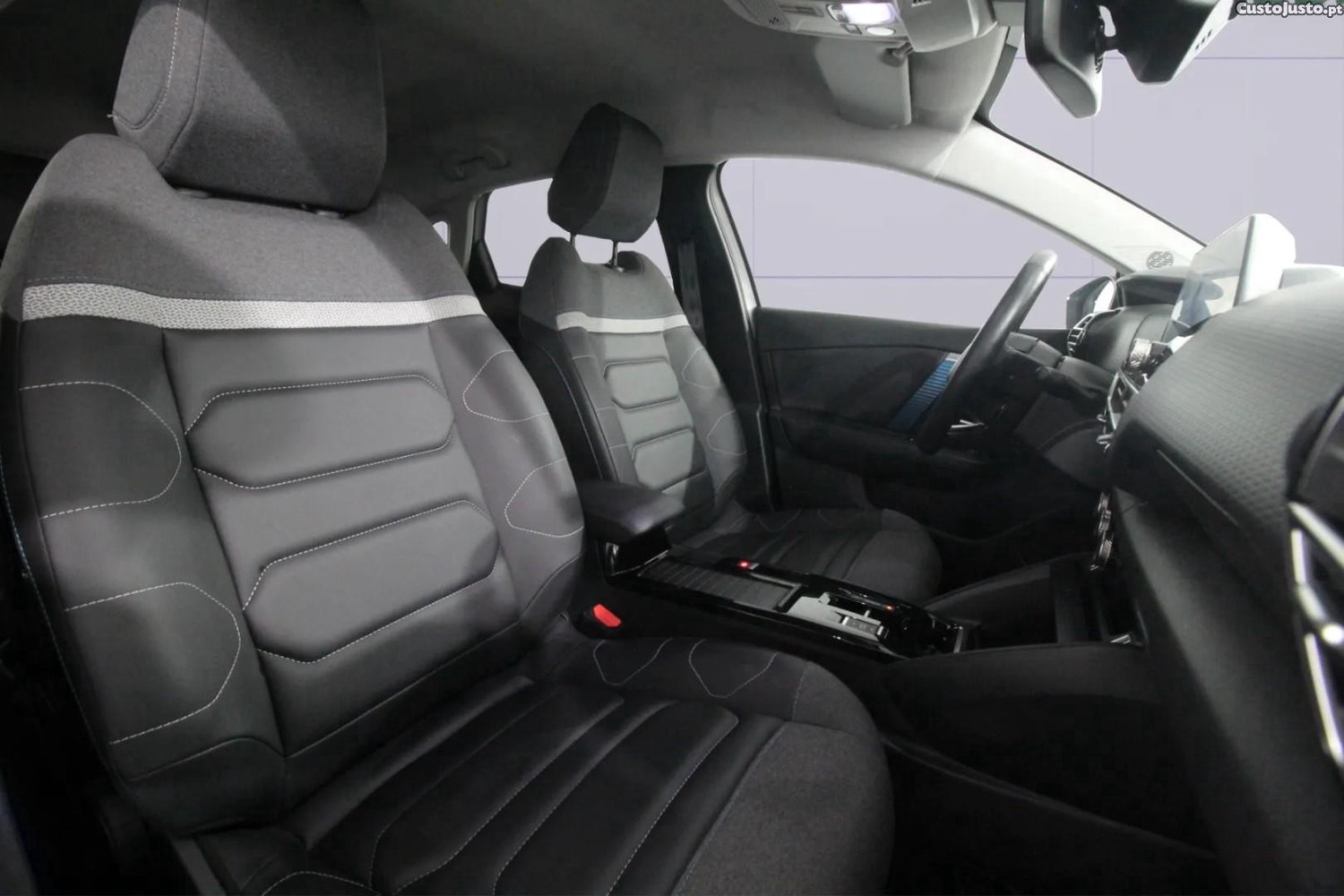 Citroën e-C4 50 kWh Shine — fotografia 3