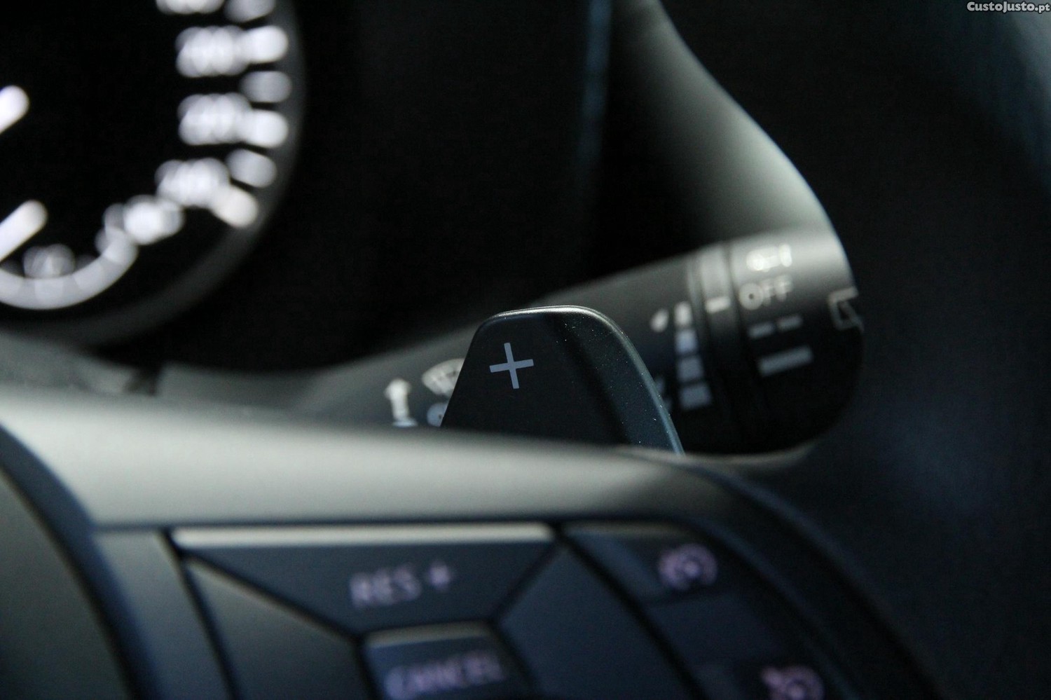 Nissan Juke 1.0 DIG-T N-Connecta NAV.+TwoTone NC DCT — fotografia 8