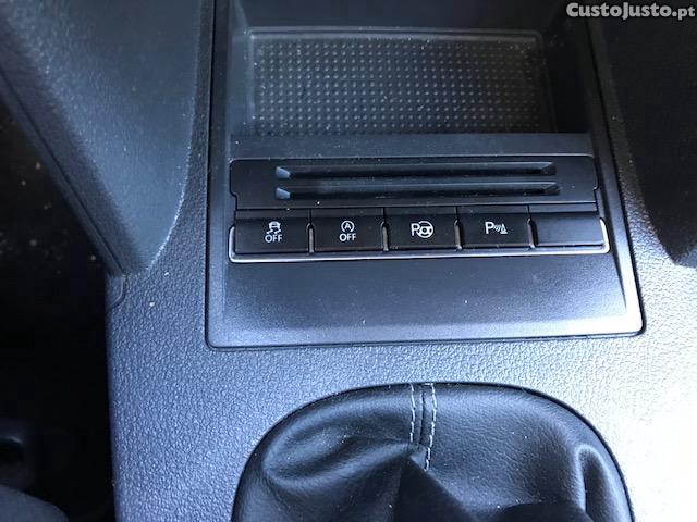 Volkswagen Touran 1.6 TDI Highline — fotografia 10