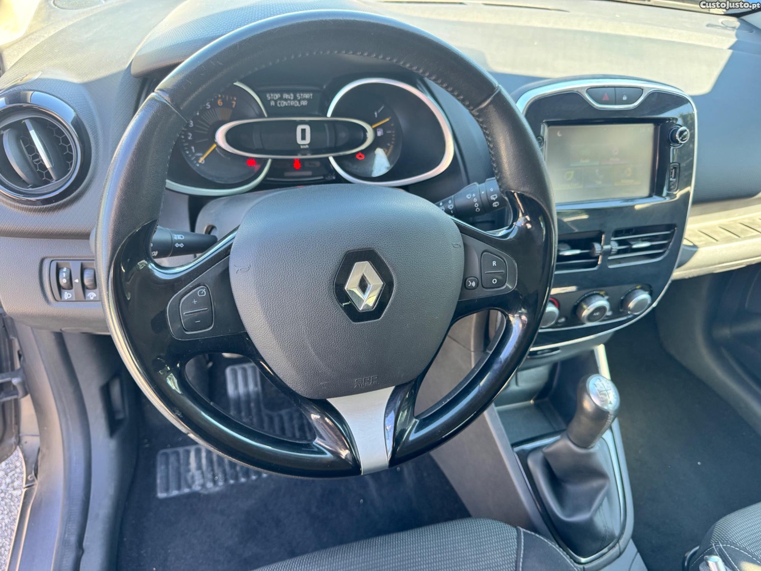 Renault Clio T e limeted — fotografia 7