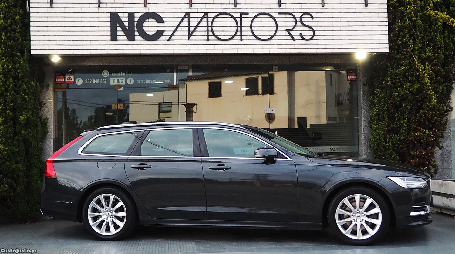 Volvo V90 2.0 T8 Momentum Plus AWD Geartronic — fotografia 10