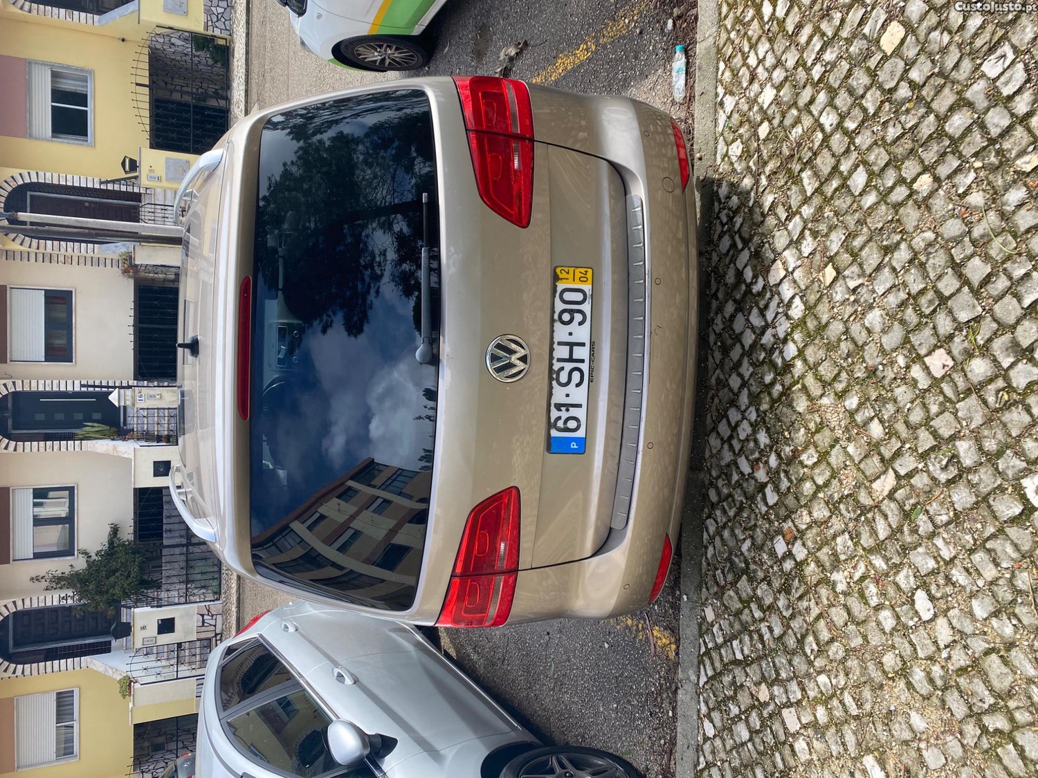 Volkswagen Touran 1.6 TDI Highline — fotografia 2