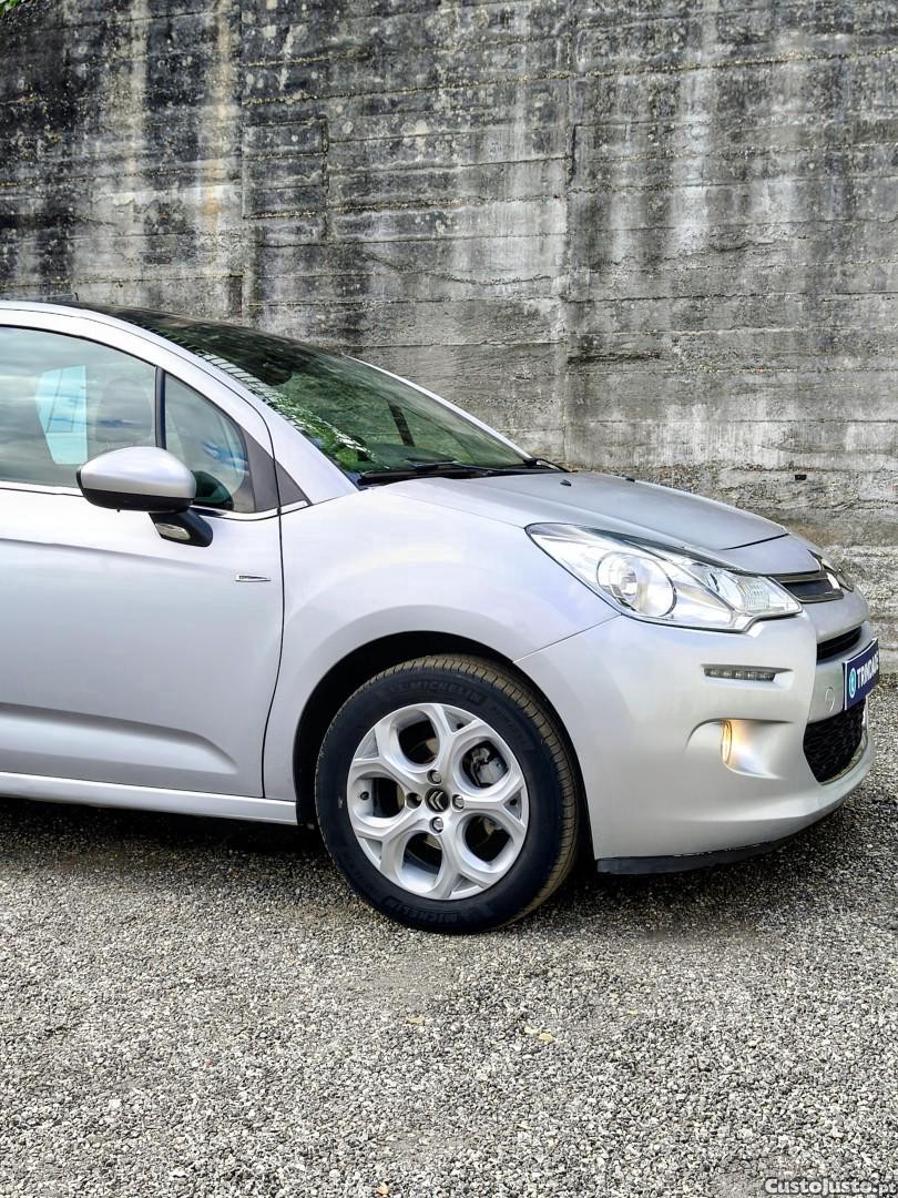 Citroën C3 1.2 VTi Exclusive — fotografia 13