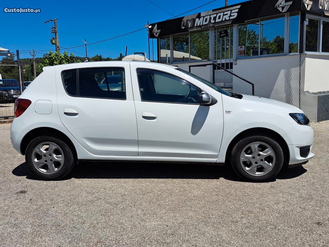 Dacia Sandero 1.5 DCI Confort 90 cv — fotografia 9