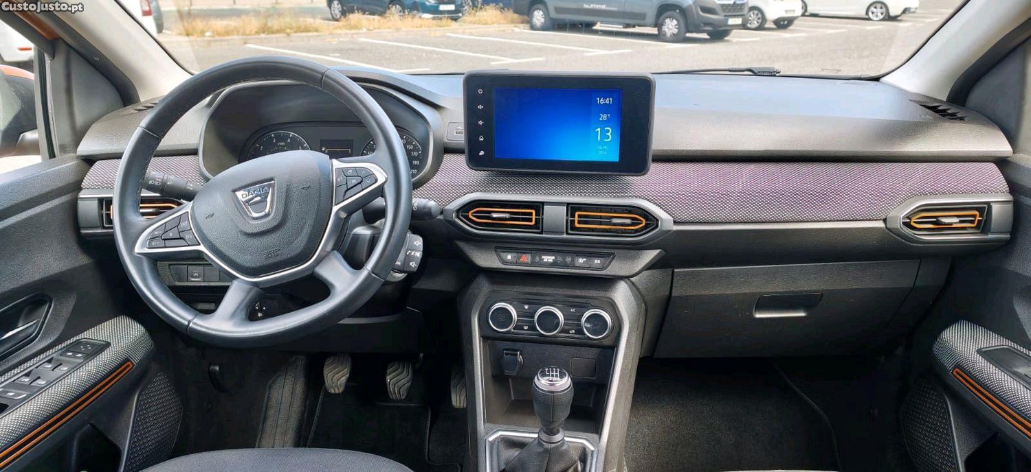 Dacia Sandero confort — fotografia 3