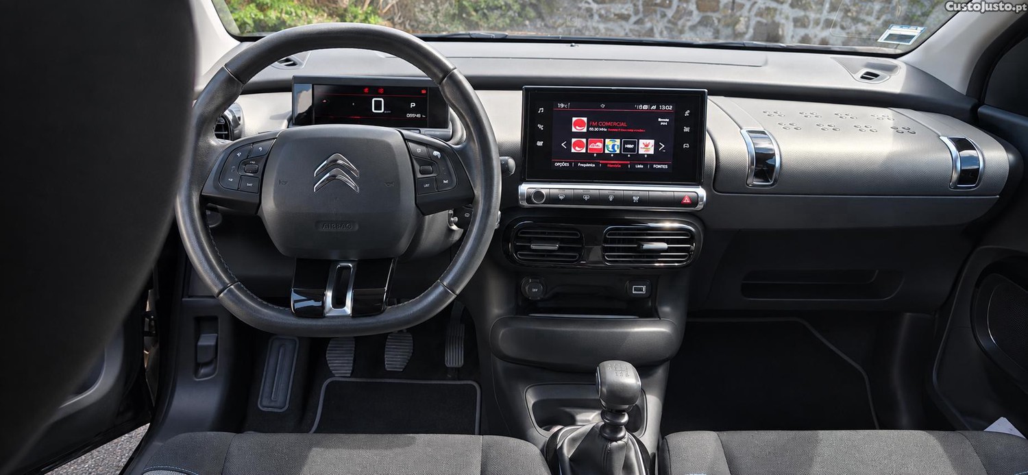 Citroën C4 Cactus 1.2 PureTech 110 Shine — fotografia 5