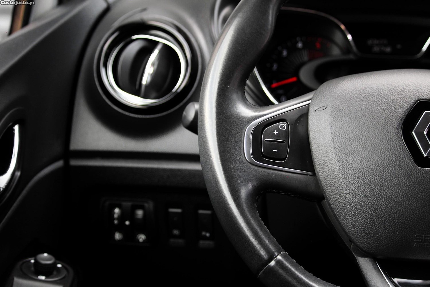 Renault Captur 1.5 dCi Exclusive — fotografia 8